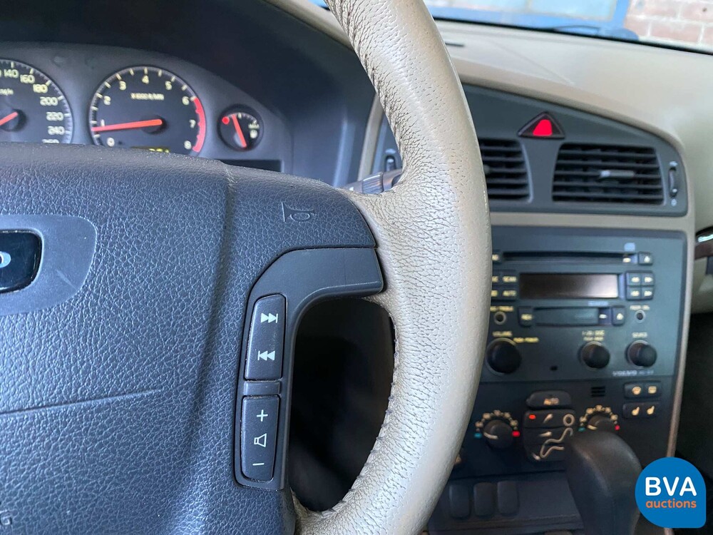 Volvo V70 2.4 AWD Comfort Line 200pk 2001, 22-HNZ-2