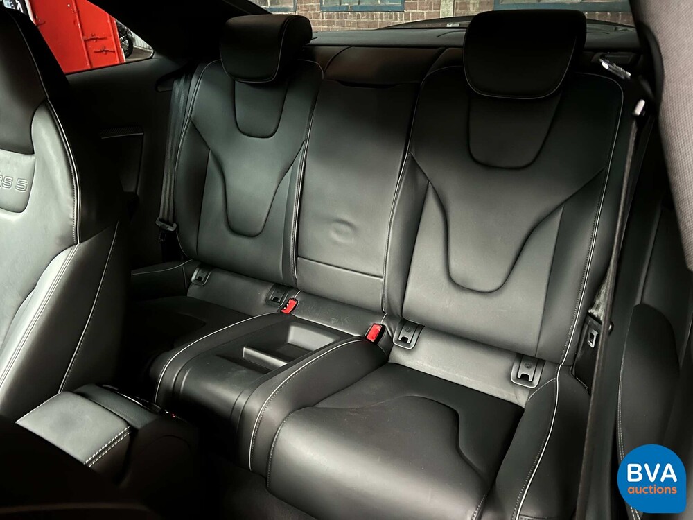 Audi RS5 Coupé Akrapovic 4.2 FSI Quattro 4.2 V8 450 PS 2013.