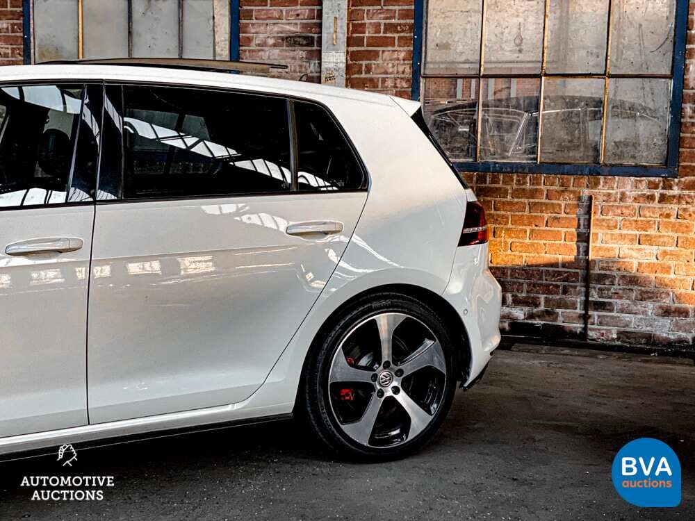 Volkswagen Golf GTI 2.0 TSI 220 PS 2013, P-962-FV.