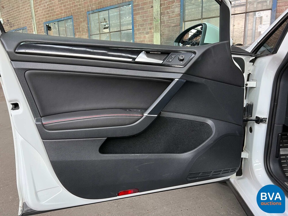 Volkswagen Golf GTI 2.0 TSI 220 PS 2013, P-962-FV.