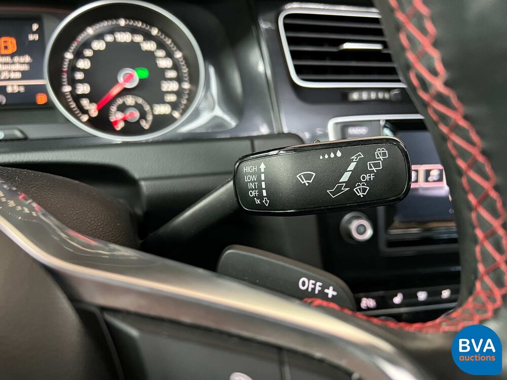 Volkswagen Golf GTI 2.0 TSI 220 PS 2013, P-962-FV.