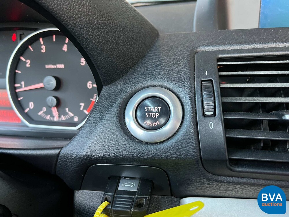 BMW 118i Cabrio High Executive 1er 143PS 2010 -Org. NL-, 39-KNT-4.