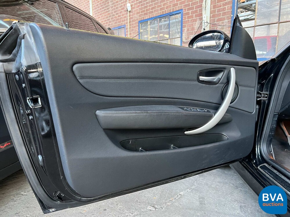 BMW 118i Cabrio High Executive 1er 143PS 2010 -Org. NL-, 39-KNT-4.