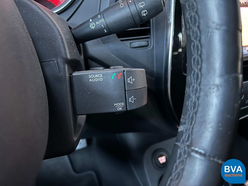 Renault Capture 1.2 Tce Bose 118 PS 2018, P-996-FP.