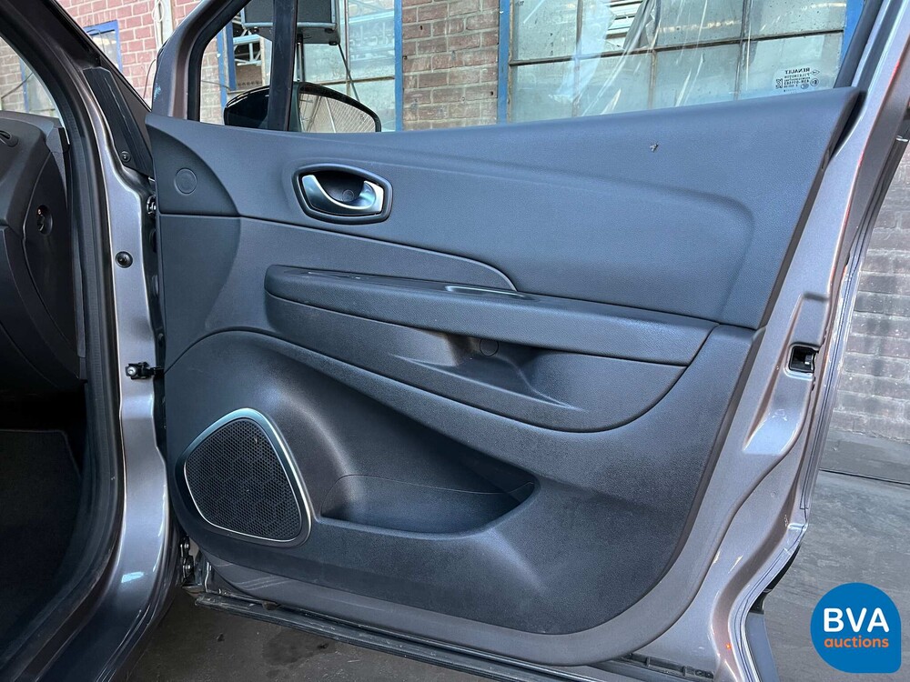 Renault Capture 1.2 Tce Bose 118 PS 2018, P-996-FP.