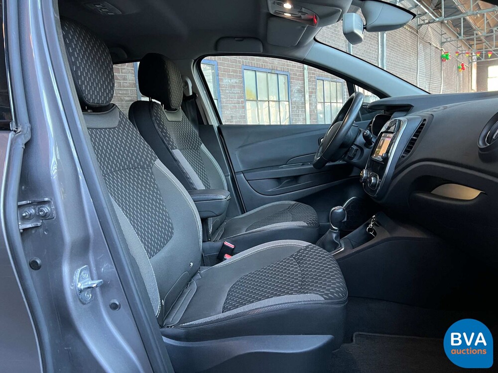Renault Capture 1.2 Tce Bose 118 PS 2018, P-996-FP.