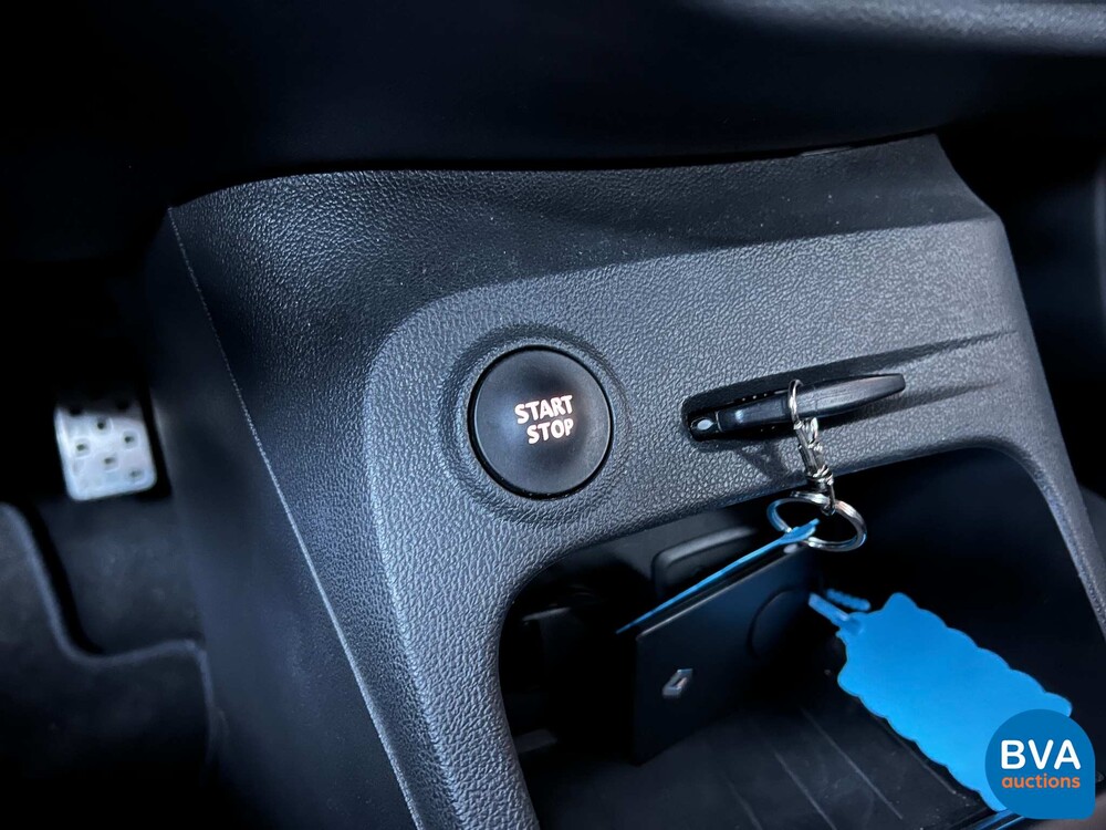 Renault Capture 1.2 Tce Bose 118 PS 2018, P-996-FP.