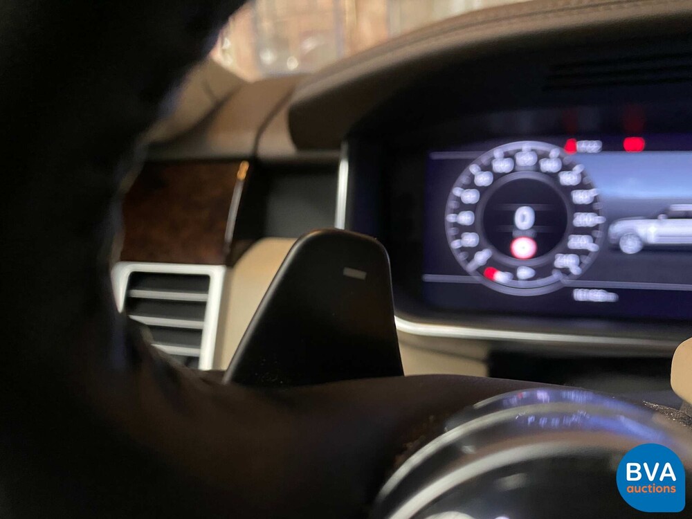 Land Rover Range Rover P400e Vogue 404PS Plug-In Hybrid 2019 -Org. NL-FACELIFT, XV-122-H.