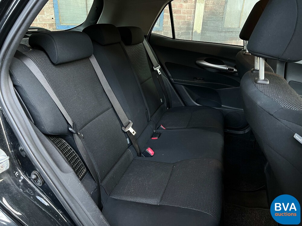 Toyota Auris 1.8 Vollhybrid Dynamisch 136PS 2011 -Org. NL-, 95-PKJ-9.