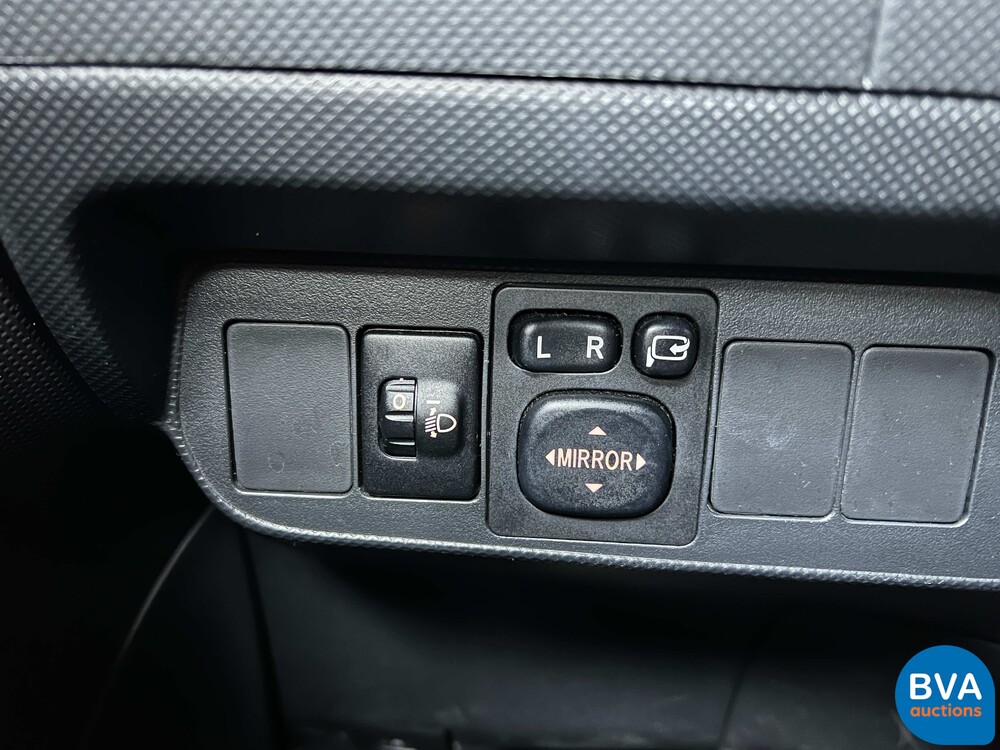 Toyota Auris 1.8 Vollhybrid Dynamisch 136PS 2011 -Org. NL-, 95-PKJ-9.