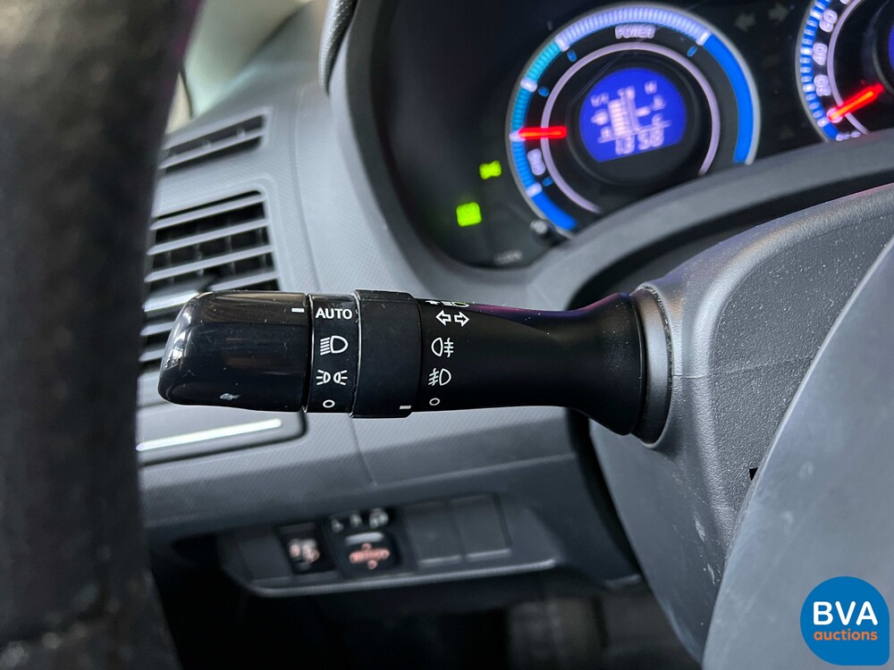 Toyota Auris 1.8 Vollhybrid Dynamisch 136PS 2011 -Org. NL-, 95-PKJ-9.