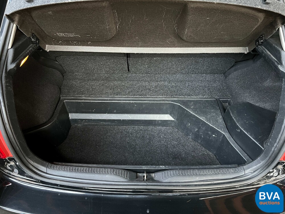 Toyota Auris 1.8 Vollhybrid Dynamisch 136PS 2011 -Org. NL-, 95-PKJ-9.