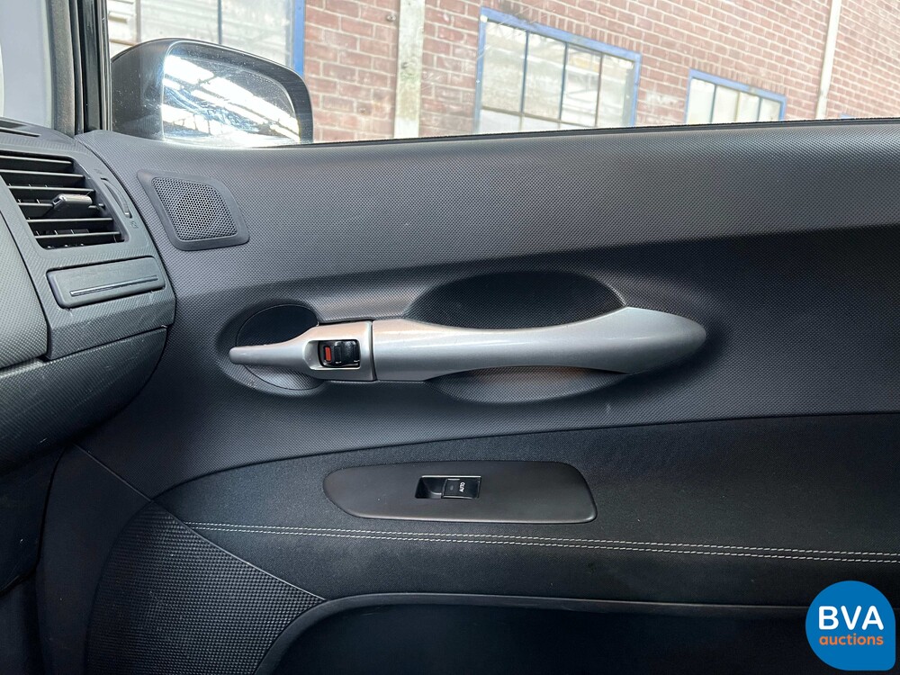 Toyota Auris 1.8 Vollhybrid Dynamisch 136PS 2011 -Org. NL-, 95-PKJ-9.