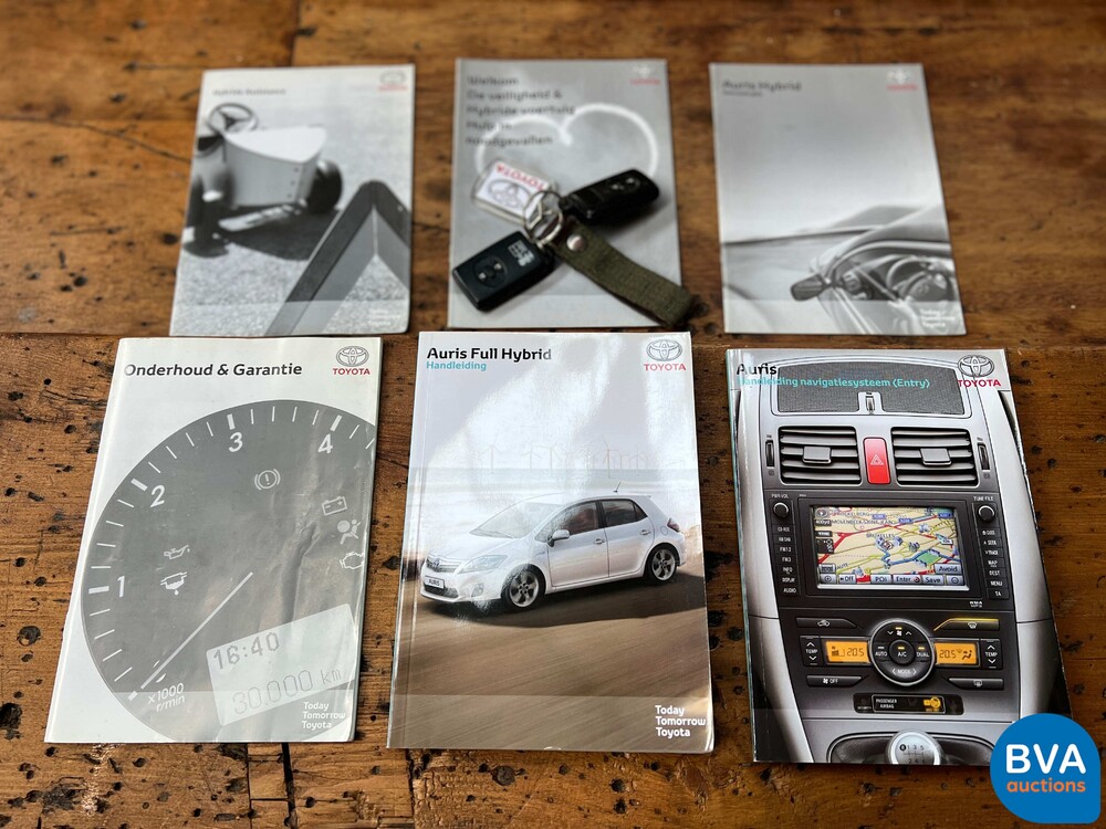 Toyota Auris 1.8 Vollhybrid Dynamisch 136PS 2011 -Org. NL-, 95-PKJ-9.