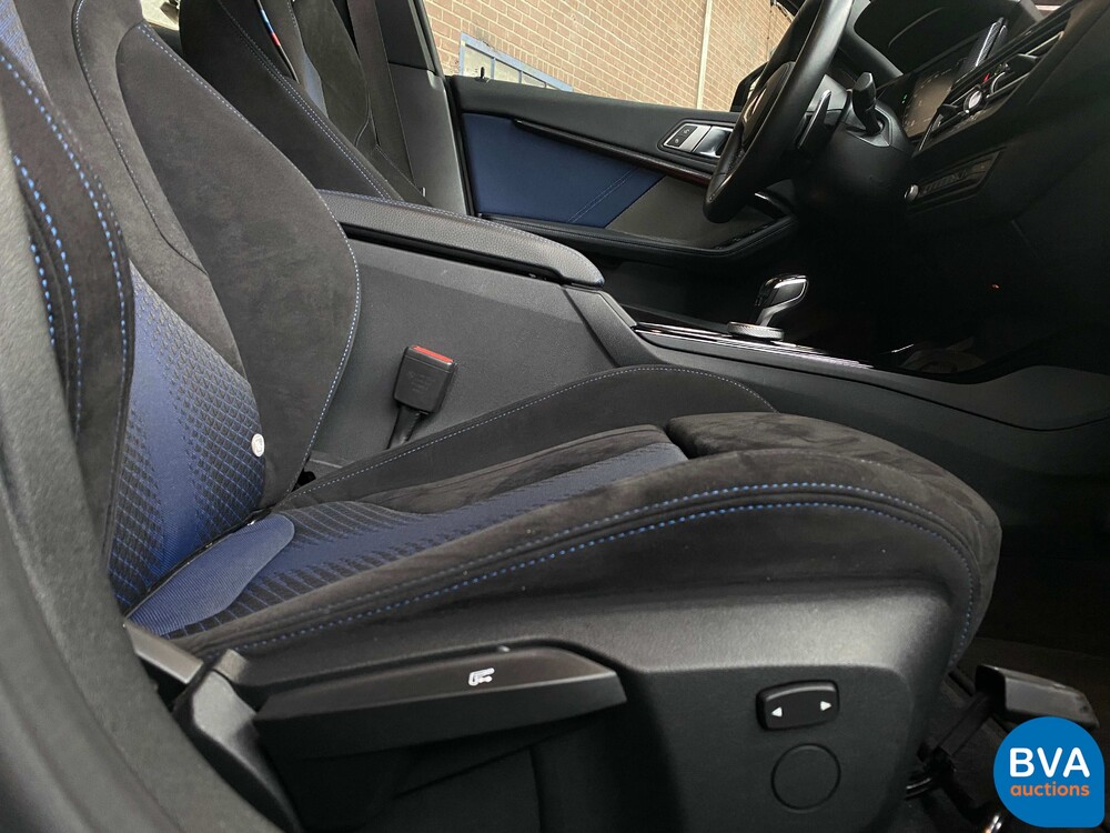 BMW M235i xDrive Gran Coupe M-Sport 2-serie 306pk 2020 -Org. NL-, J-701-LL