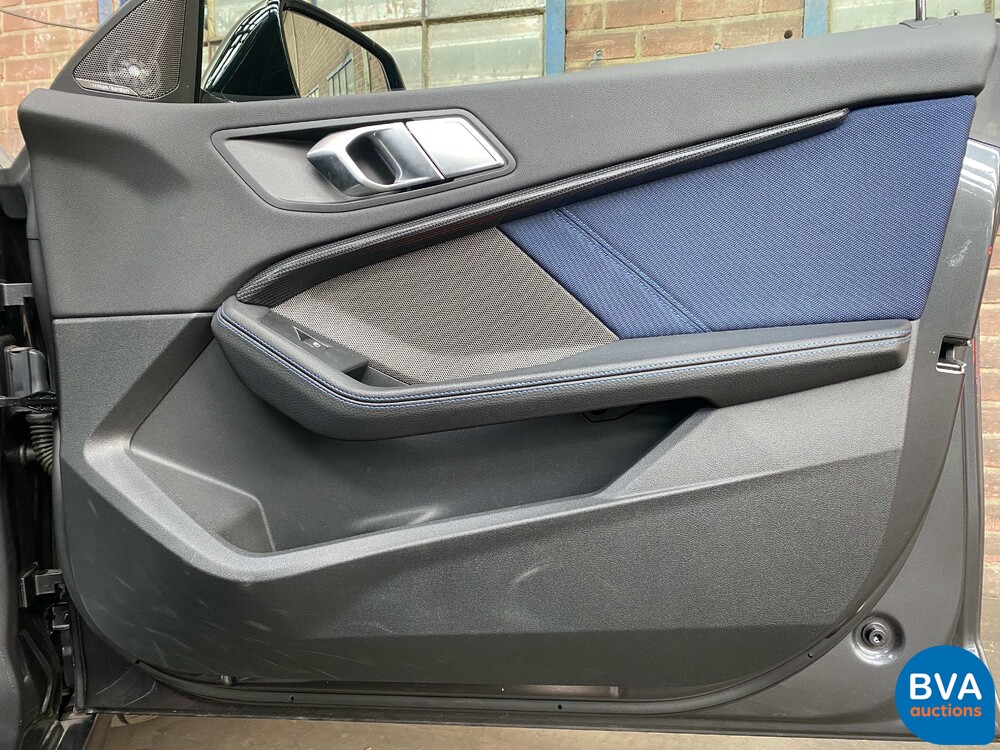 BMW M235i xDrive Gran Coupe M-Sport 2-serie 306pk 2020 -Org. NL-, J-701-LL