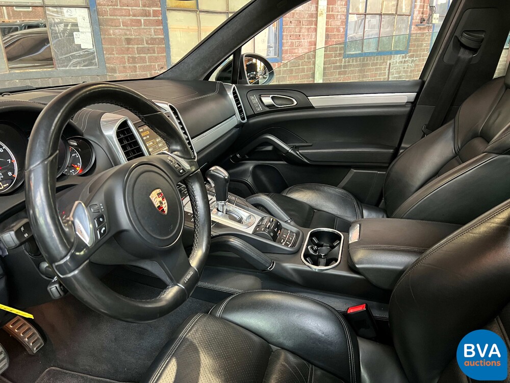 Porsche Cayenne 4.8 Turbo 500PS 2010 -Org. NL-, 04-LKV-9.