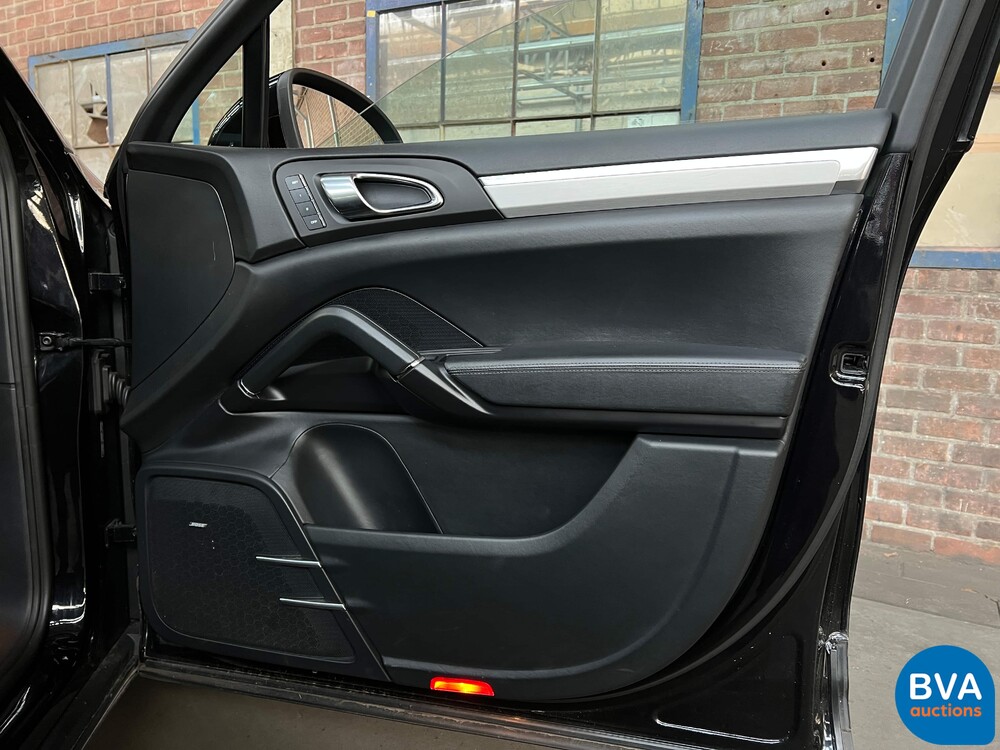 Porsche Cayenne 4.8 Turbo 500PS 2010 -Org. NL-, 04-LKV-9.