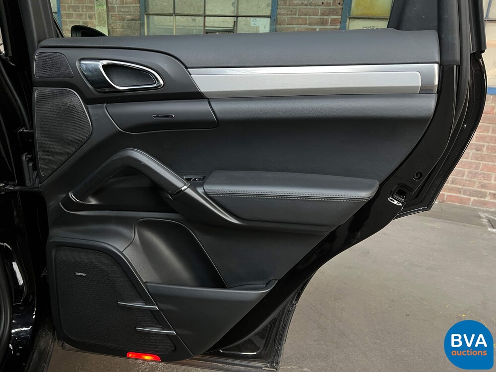 Porsche Cayenne 4.8 Turbo 500PS 2010 -Org. NL-, 04-LKV-9.