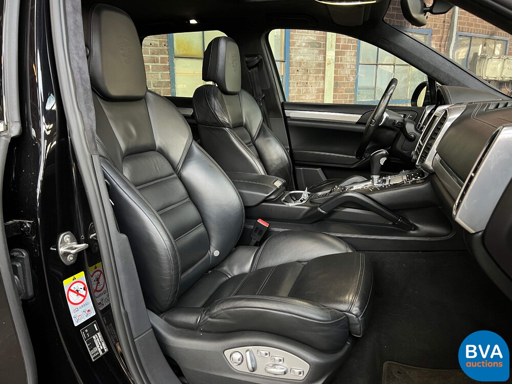 Porsche Cayenne 4.8 Turbo 500PS 2010 -Org. NL-, 04-LKV-9.