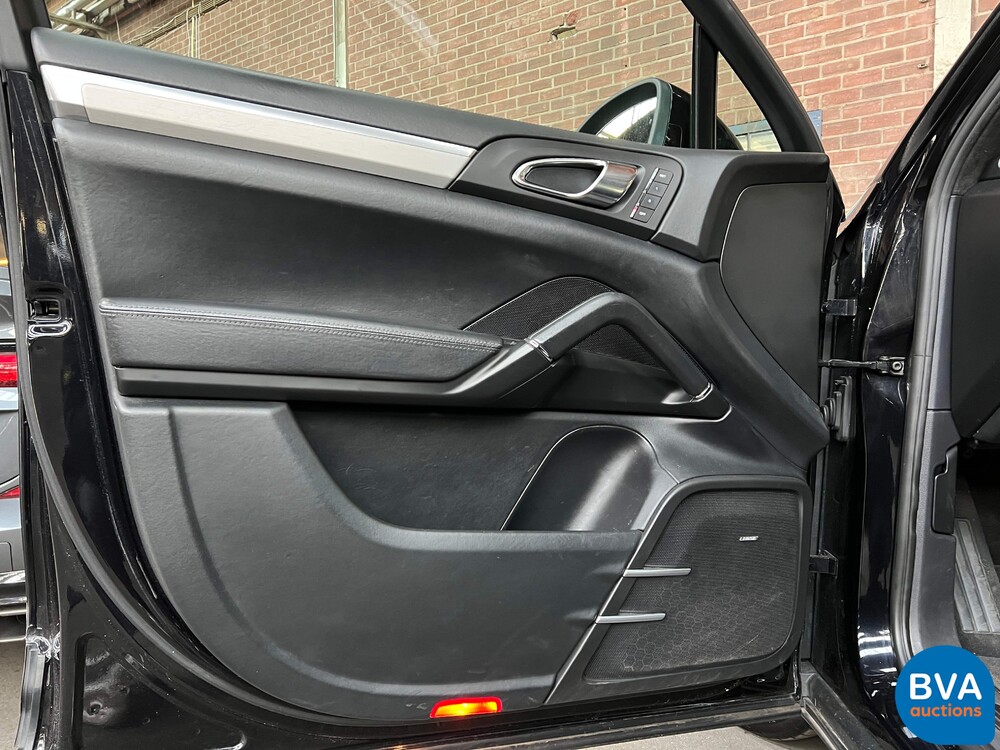Porsche Cayenne 4.8 Turbo 500PS 2010 -Org. NL-, 04-LKV-9.