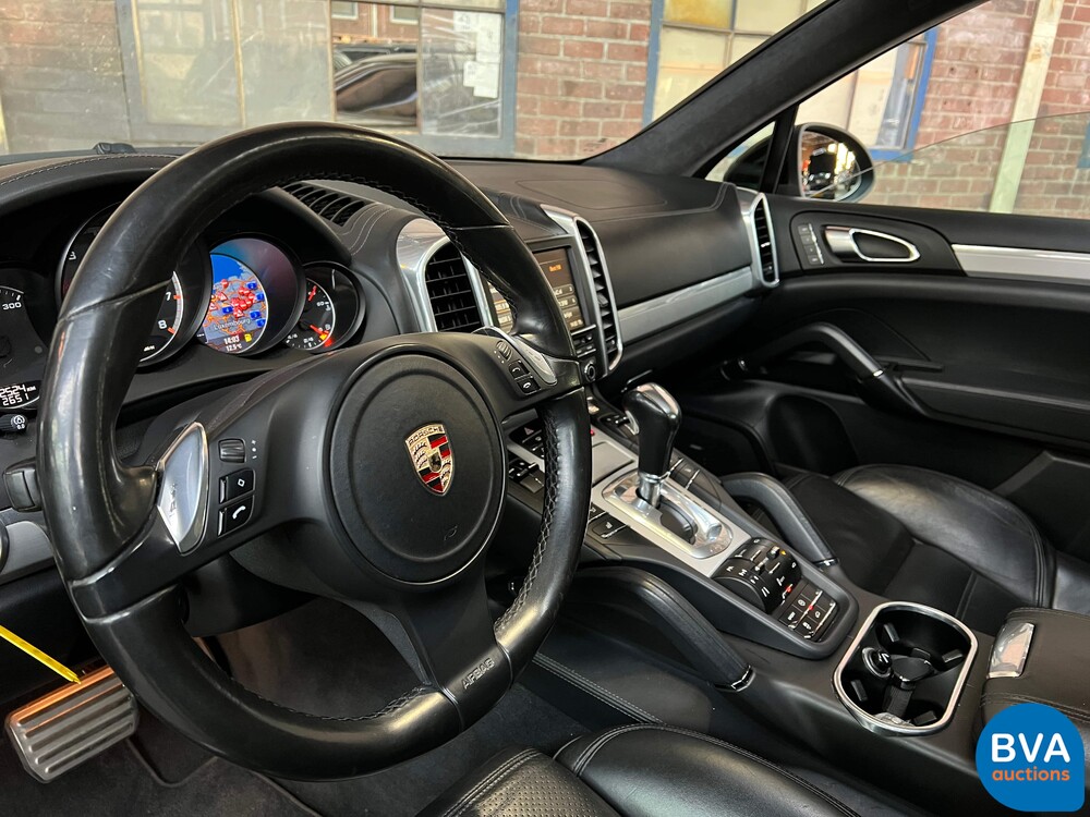 Porsche Cayenne 4.8 Turbo 500PS 2010 -Org. NL-, 04-LKV-9.