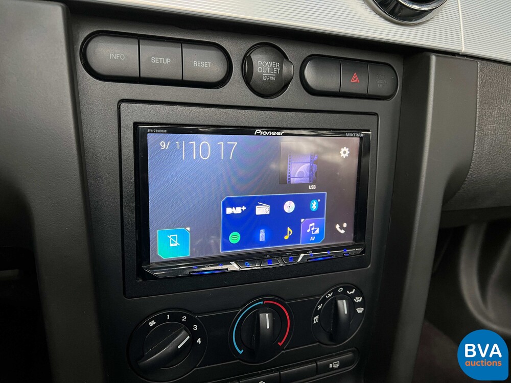 Ford Mustang Convertible Deluxe 4.0 V6 205pk 2006, TV-304-D