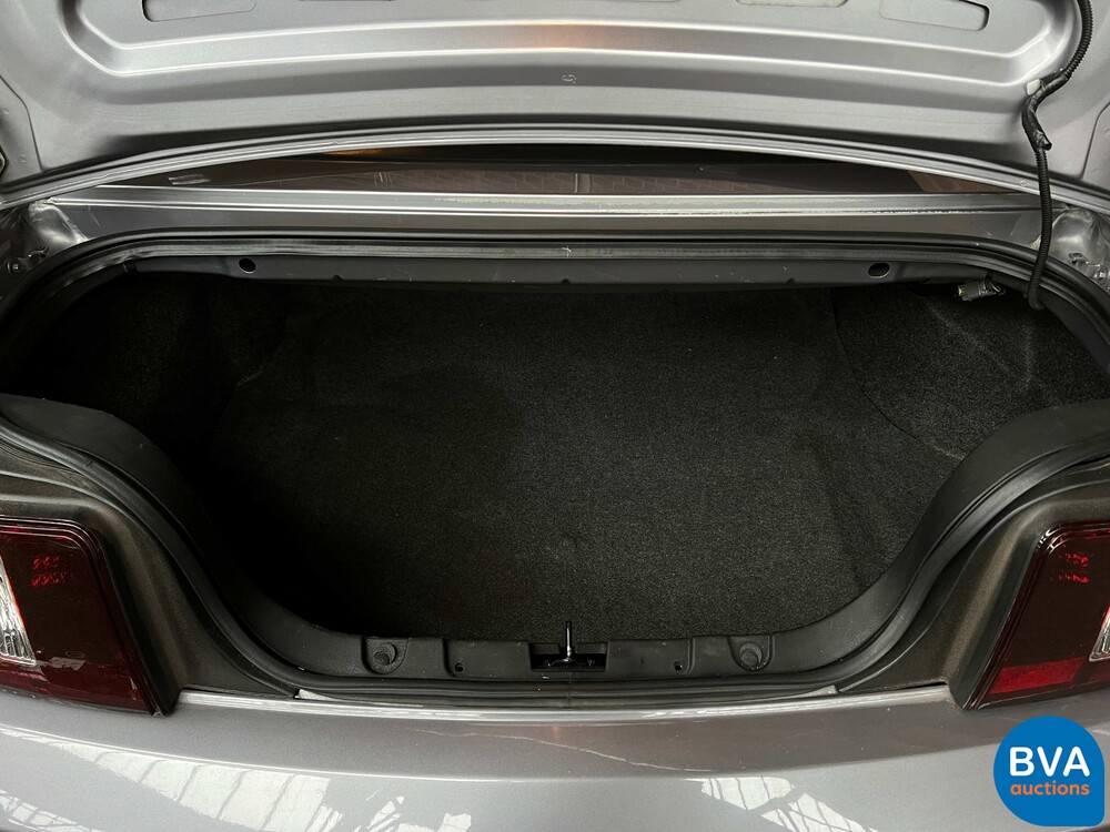 Ford Mustang Convertible Deluxe 4.0 V6 205pk 2006, TV-304-D