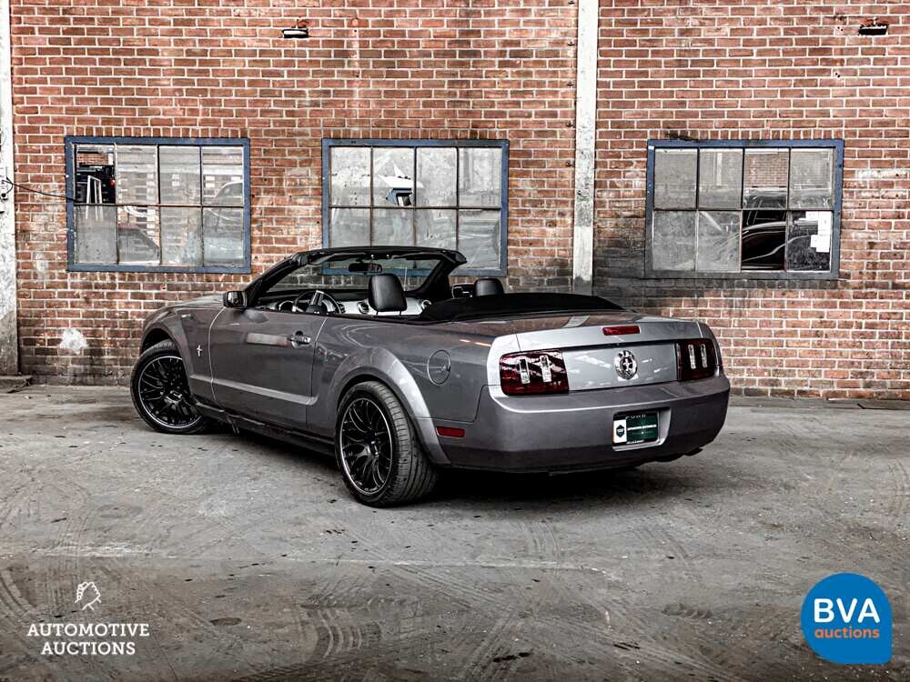 Ford Mustang Convertible Deluxe 4.0 V6 205pk 2006, TV-304-D