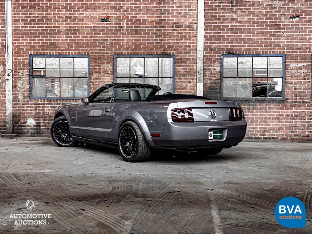 Ford Mustang Convertible Deluxe 4.0 V6 205pk 2006, TV-304-D