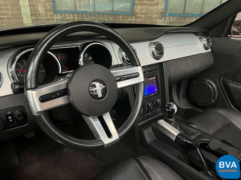 Ford Mustang Convertible Deluxe 4.0 V6 205pk 2006, TV-304-D