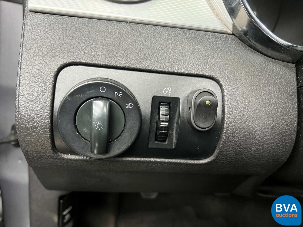 Ford Mustang Convertible Deluxe 4.0 V6 205pk 2006, TV-304-D