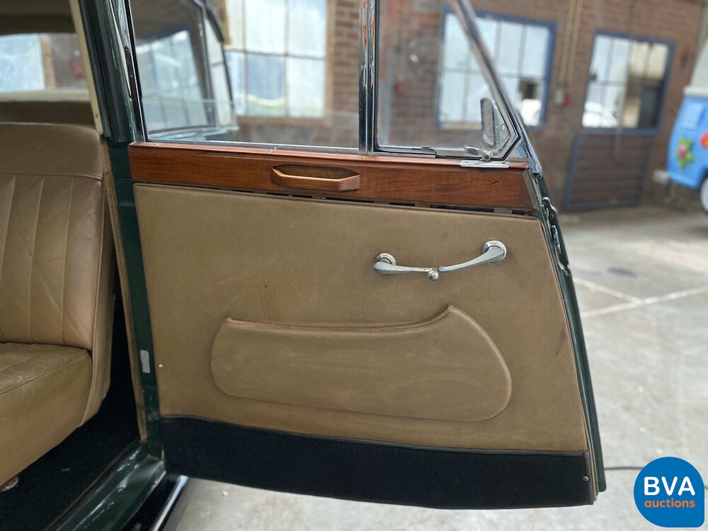 Triumph Saloon Rigid Body 2000 1936, DY-41-RT