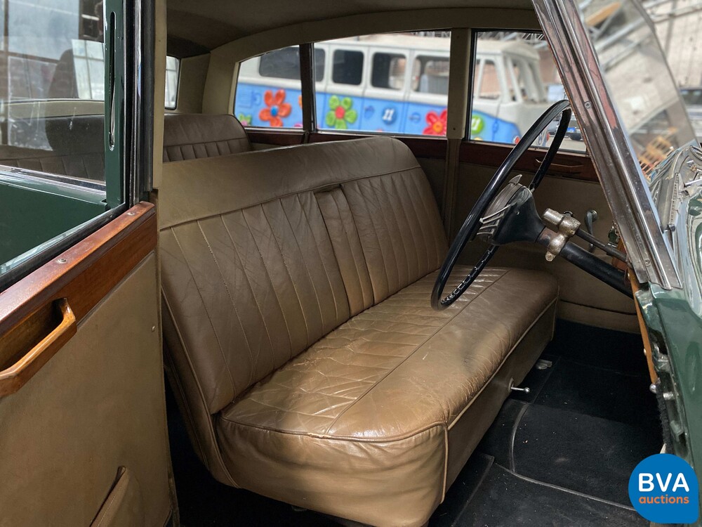 Triumph Saloon Rigid Body 2000 1936, DY-41-RT