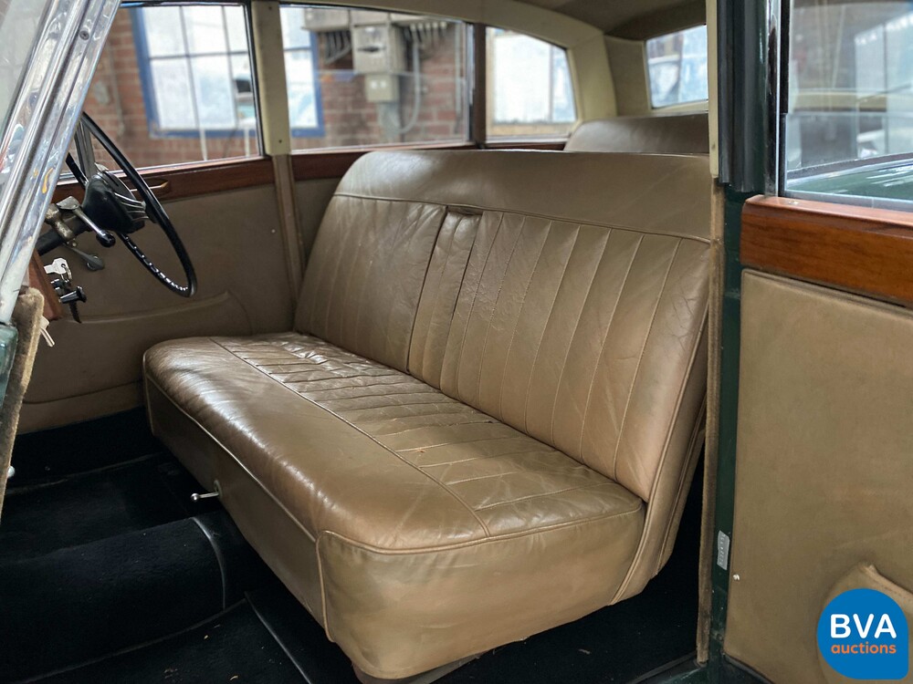 Triumph Saloon Rigid Body 2000 1936, DY-41-RT