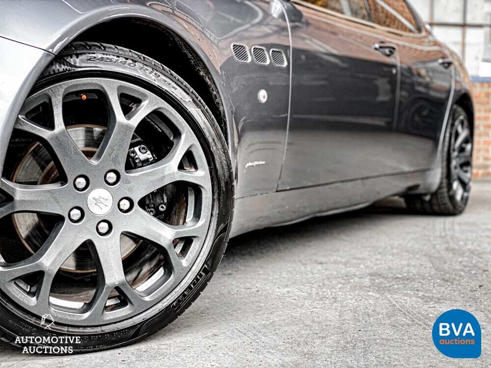 Maserati Quattroporte 4.2 V8 401PS 2005 -Org. NL-, 59-RB-FD.
