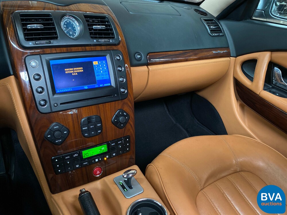 Maserati Quattroporte 4.2 V8 401PS 2005 -Org. NL-, 59-RB-FD.