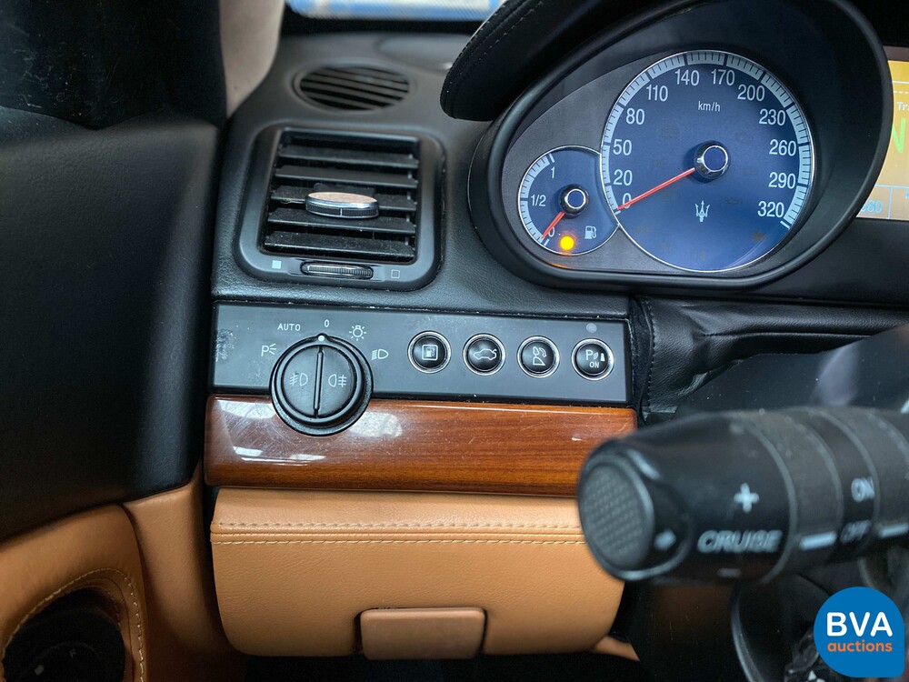 Maserati Quattroporte 4.2 V8 401PS 2005 -Org. NL-, 59-RB-FD.