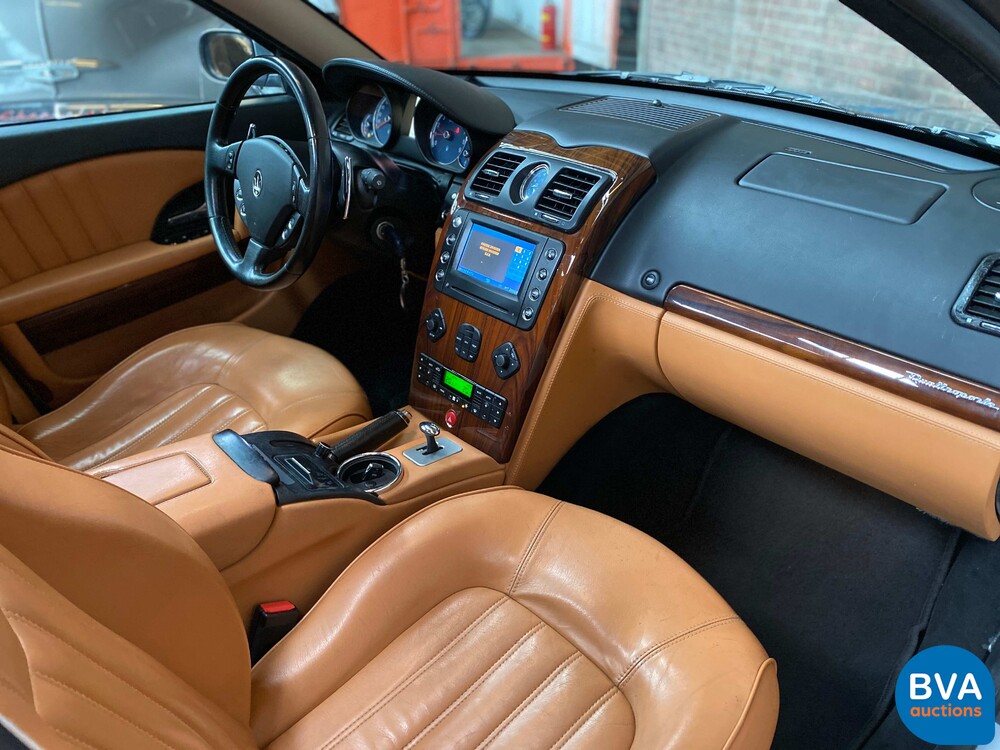 Maserati Quattroporte 4.2 V8 401PS 2005 -Org. NL-, 59-RB-FD.