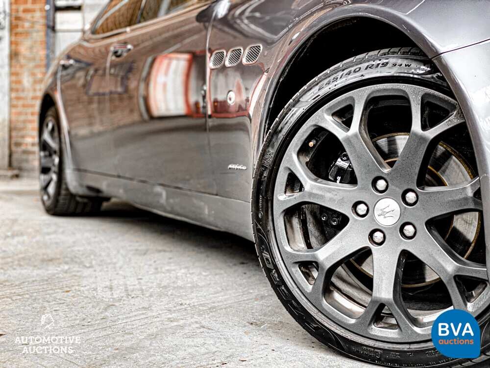 Maserati Quattroporte 4.2 V8 401PS 2005 -Org. NL-, 59-RB-FD.