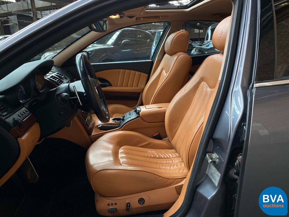 Maserati Quattroporte 4.2 V8 401PS 2005 -Org. NL-, 59-RB-FD.