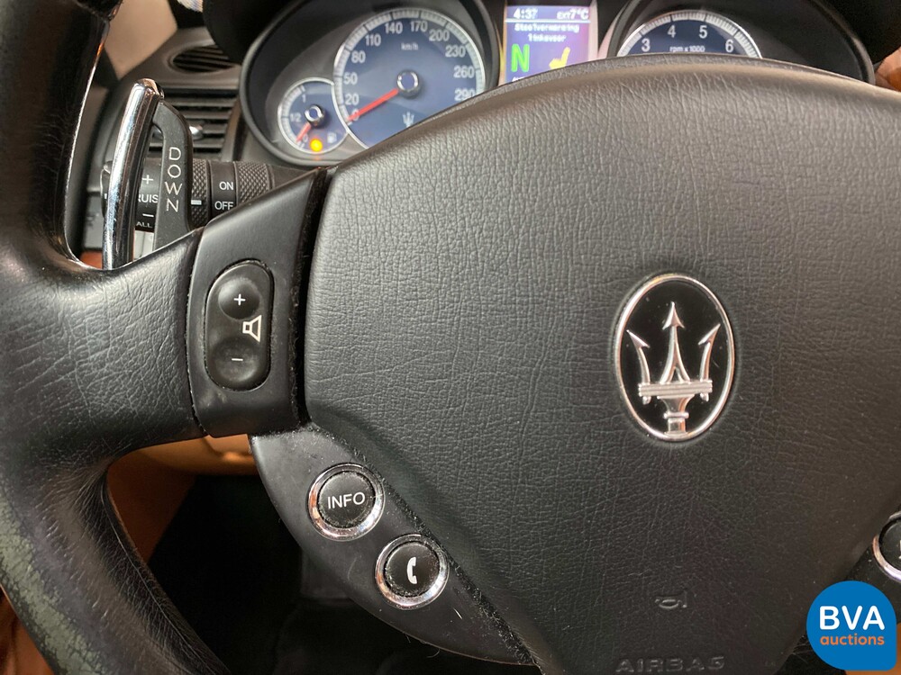Maserati Quattroporte 4.2 V8 401PS 2005 -Org. NL-, 59-RB-FD.