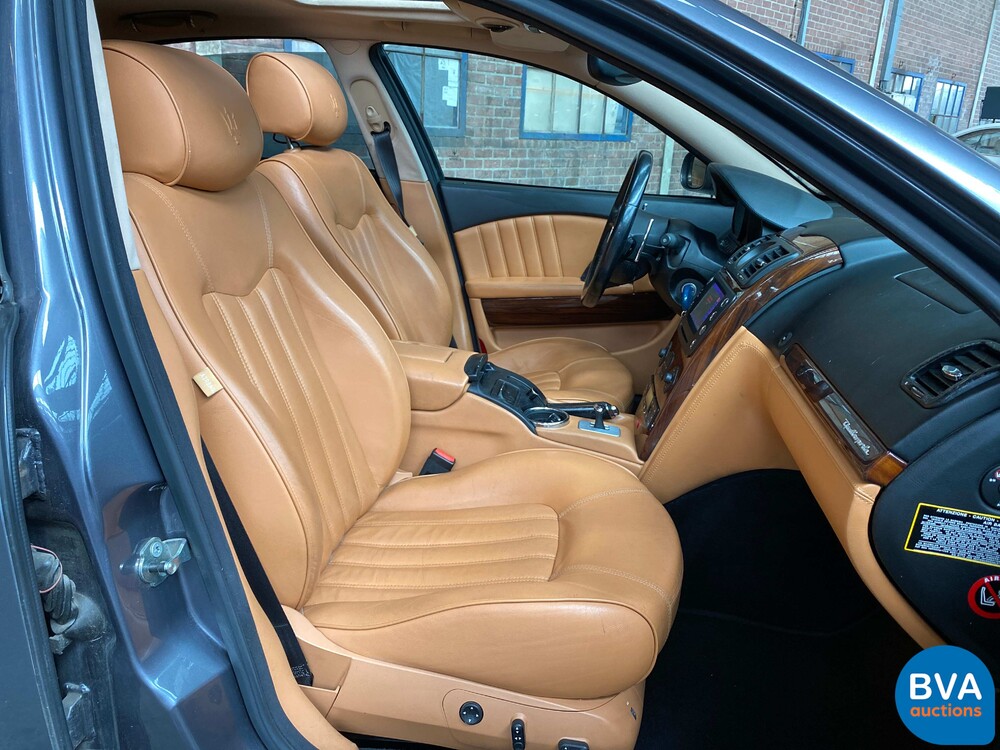 Maserati Quattroporte 4.2 V8 401PS 2005 -Org. NL-, 59-RB-FD.