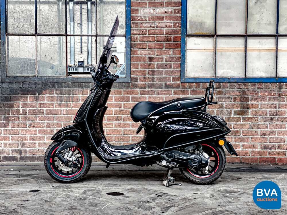 Piaggio Vespa Sprint 4-Takt 2017, DGS-73-K.