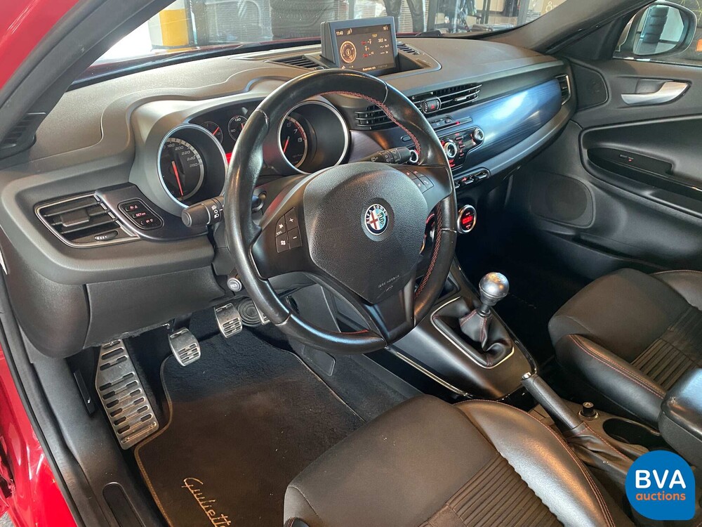 Alfa Romeo Giulietta 1.4T Distinctive 170hp 2011 -Org. NL-, 08-RSH-1.