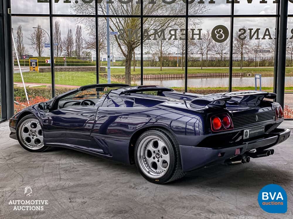 Lamborghini Diablo VT Roadster 5.7L V12 530pk 1996