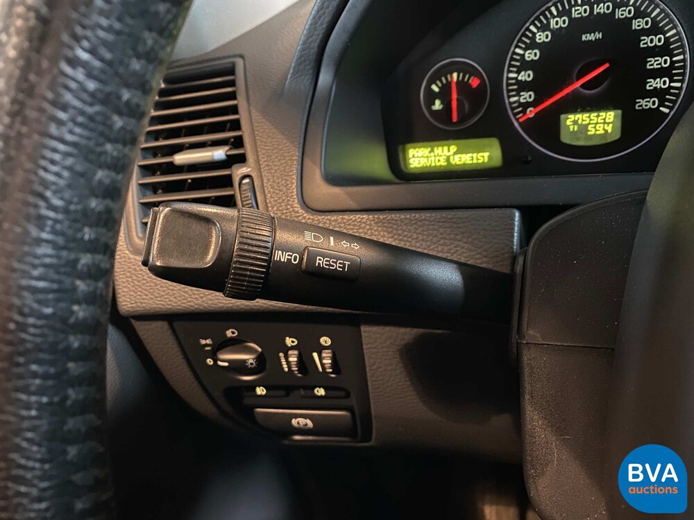 Volvo XC90 2.9 T6 Summum 272pk 2005 -Org. NL- -YOUNGTIMER-, 69-SF-KN