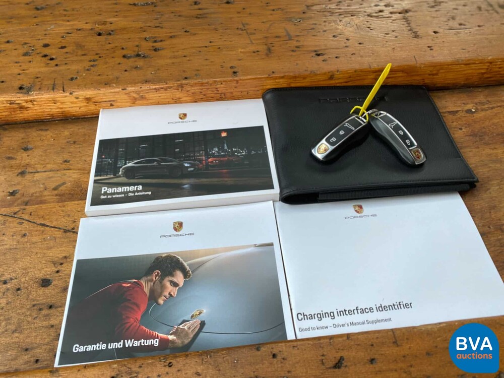 Porsche Panamera E-Hybrid Sport Turismo Sportchrono 462pk 2021 -GARANTIE-.