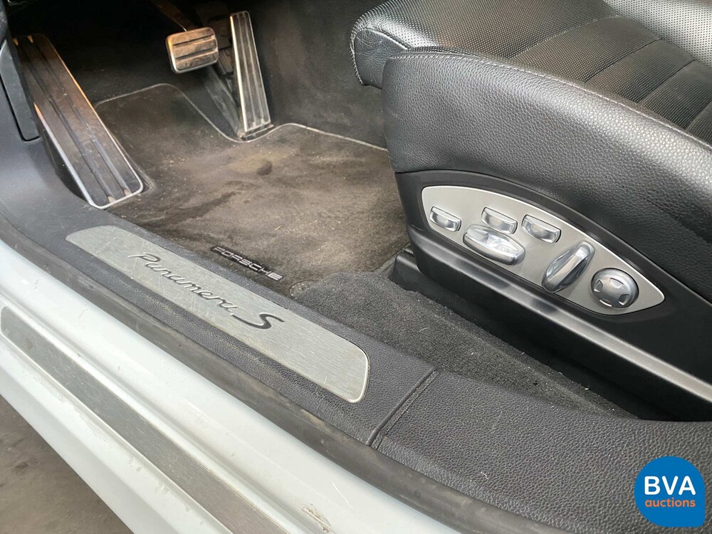 Porsche Panamera S E-Hybrid 416pk SportChrono 2014 -Org NL-, 5-TDZ-03.