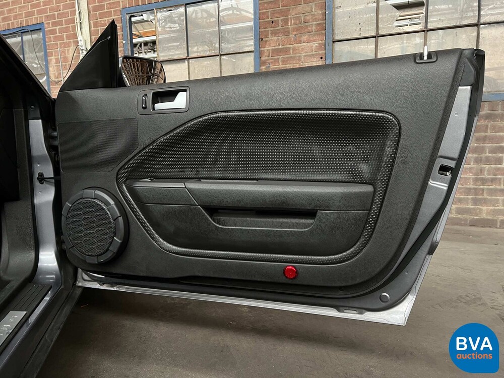 Ford Mustang Cabrio Deluxe 4.0 V6 205 PS 2006, TV-304-D.